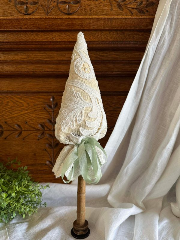 Mobbin Tree Antique Lace Bobbin Tree: Discover Its Beauty and Elegance