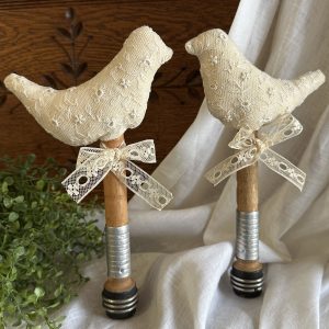 antique-lace-birds-on-bobbin